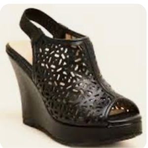 CL by Laundry magnolia wedges